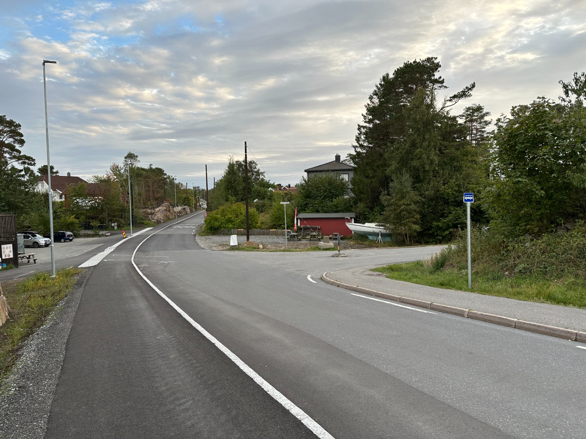 Ta til høyre inn på Jordvardeveien